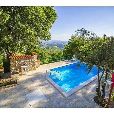 Villa O'Zrna Klis Bagian luar foto