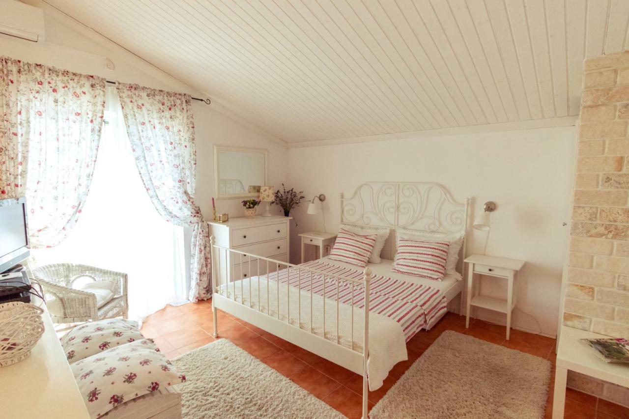 Villa O'Zrna Klis Bagian luar foto