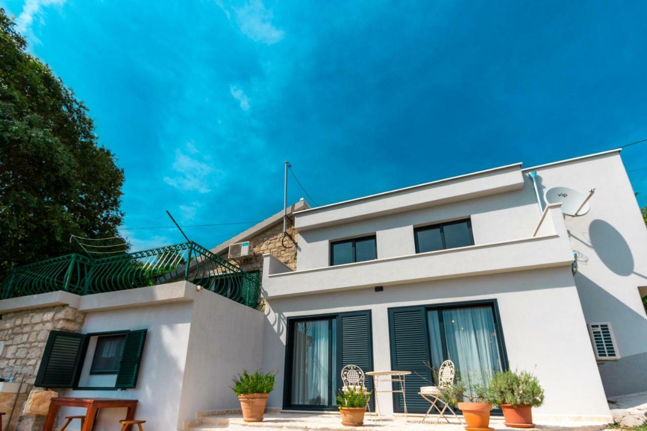Villa O'Zrna Klis Bagian luar foto