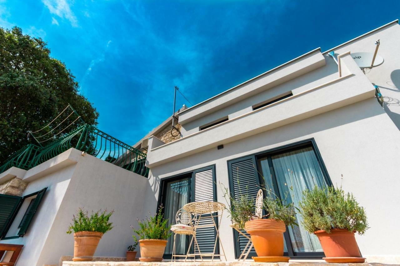 Villa O'Zrna Klis Bagian luar foto
